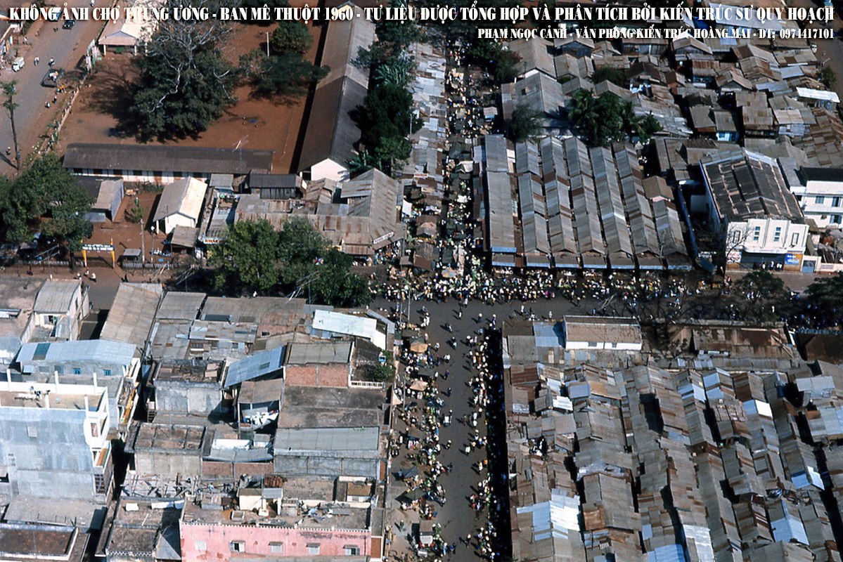 An aerial photograph of a market building and streets