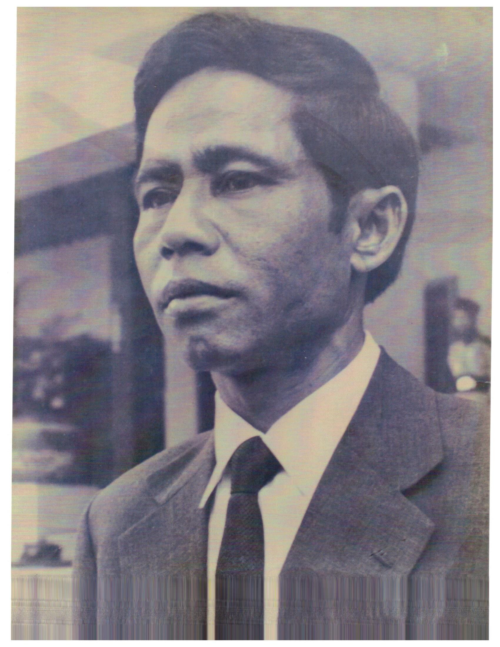 Portrait of a highland man in a suit
